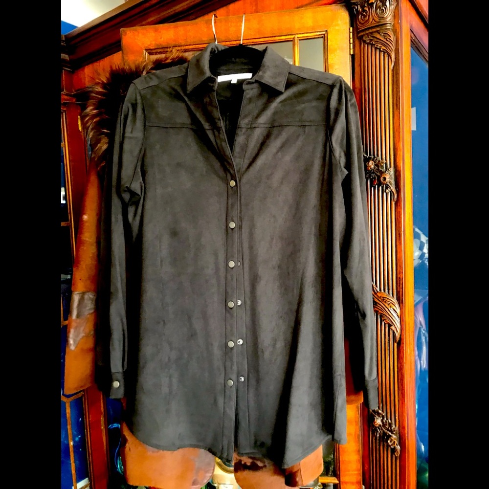 Brand new Foxcroft photo suede shirt with snaps